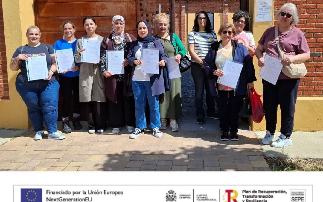 Entrega en Sahagún de los diplomas del programa MUR a mujeres formadas en el ámbito sociosanitario